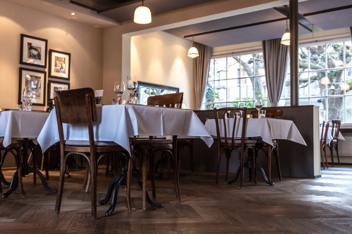 Innenraum der Brasserie Obstberg