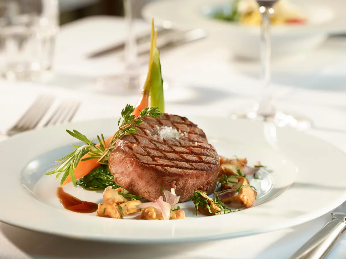 Rindsfilet – Fleischgericht der Brasserie Obstberg